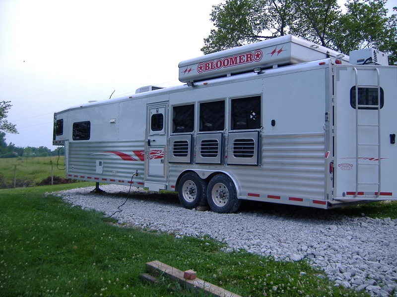 2004 Bloomer 4 Horse Trailer
